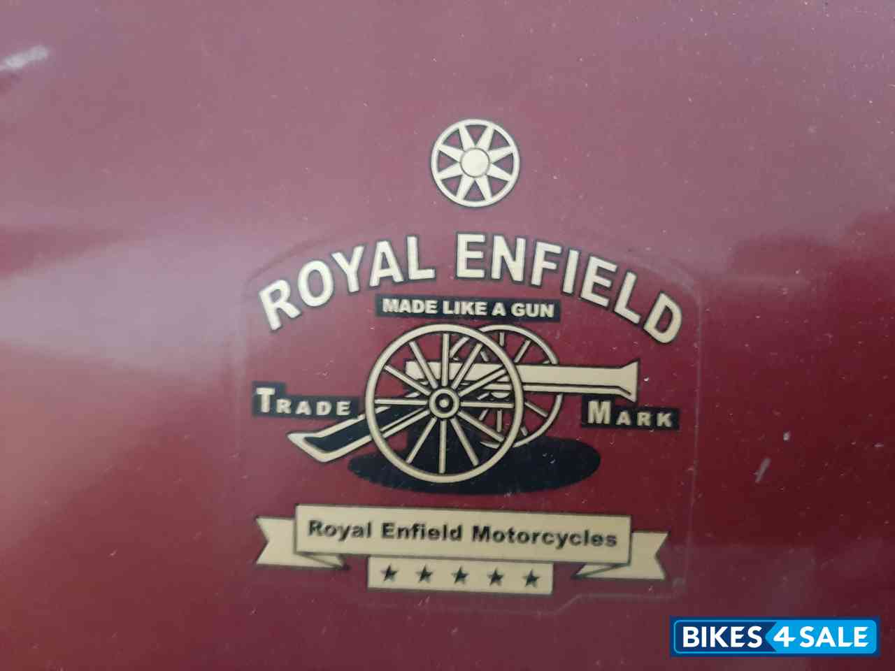 Marron Royal Enfield Classic 500