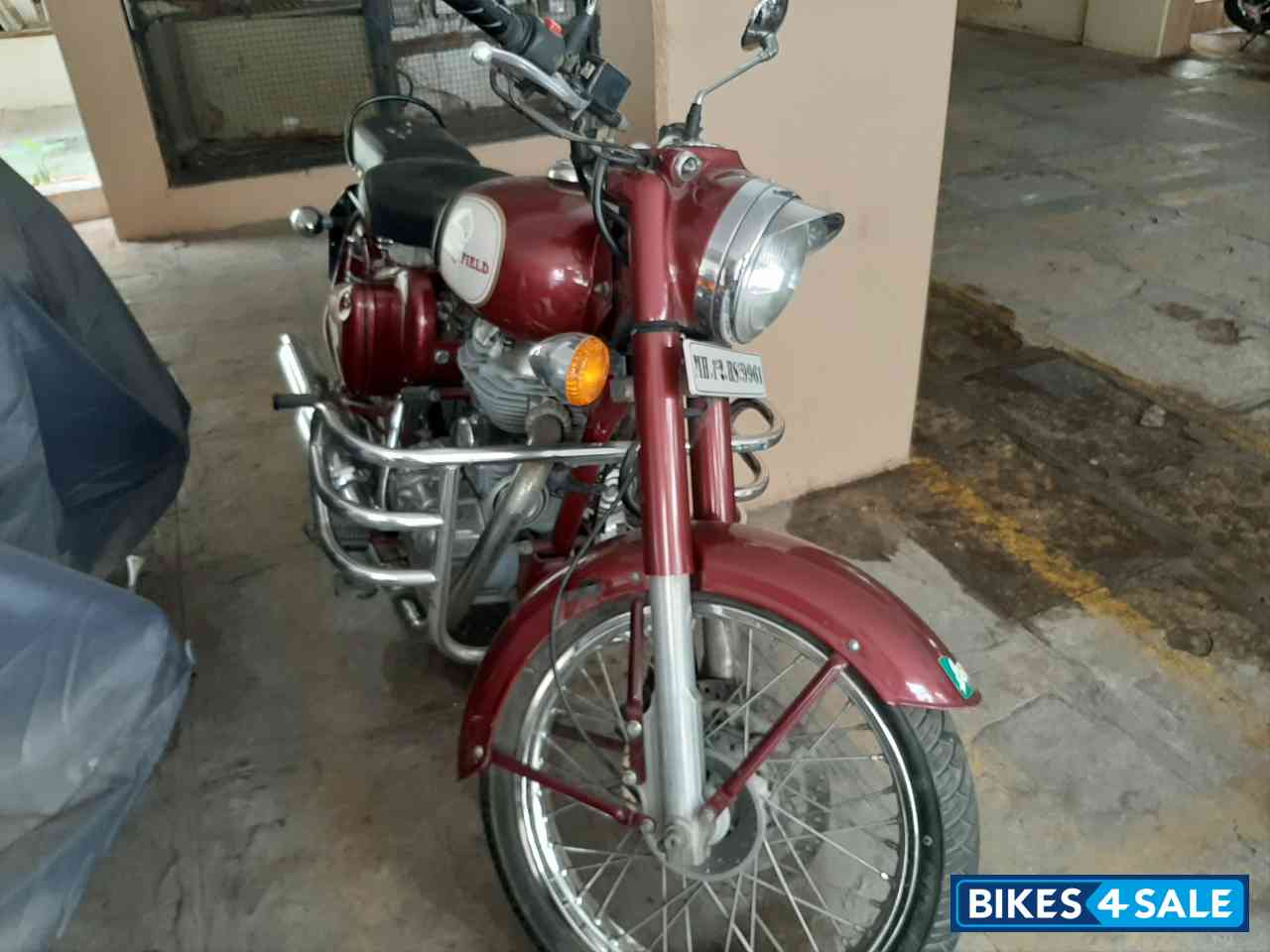 Marron Royal Enfield Classic 500