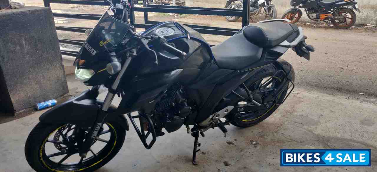 Yamaha FZ25