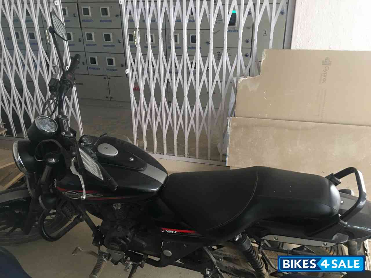 Bajaj Avenger Street 220