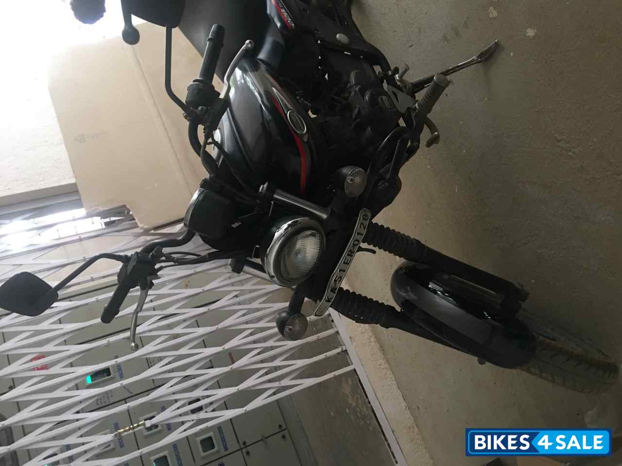 Bajaj Avenger Street 220