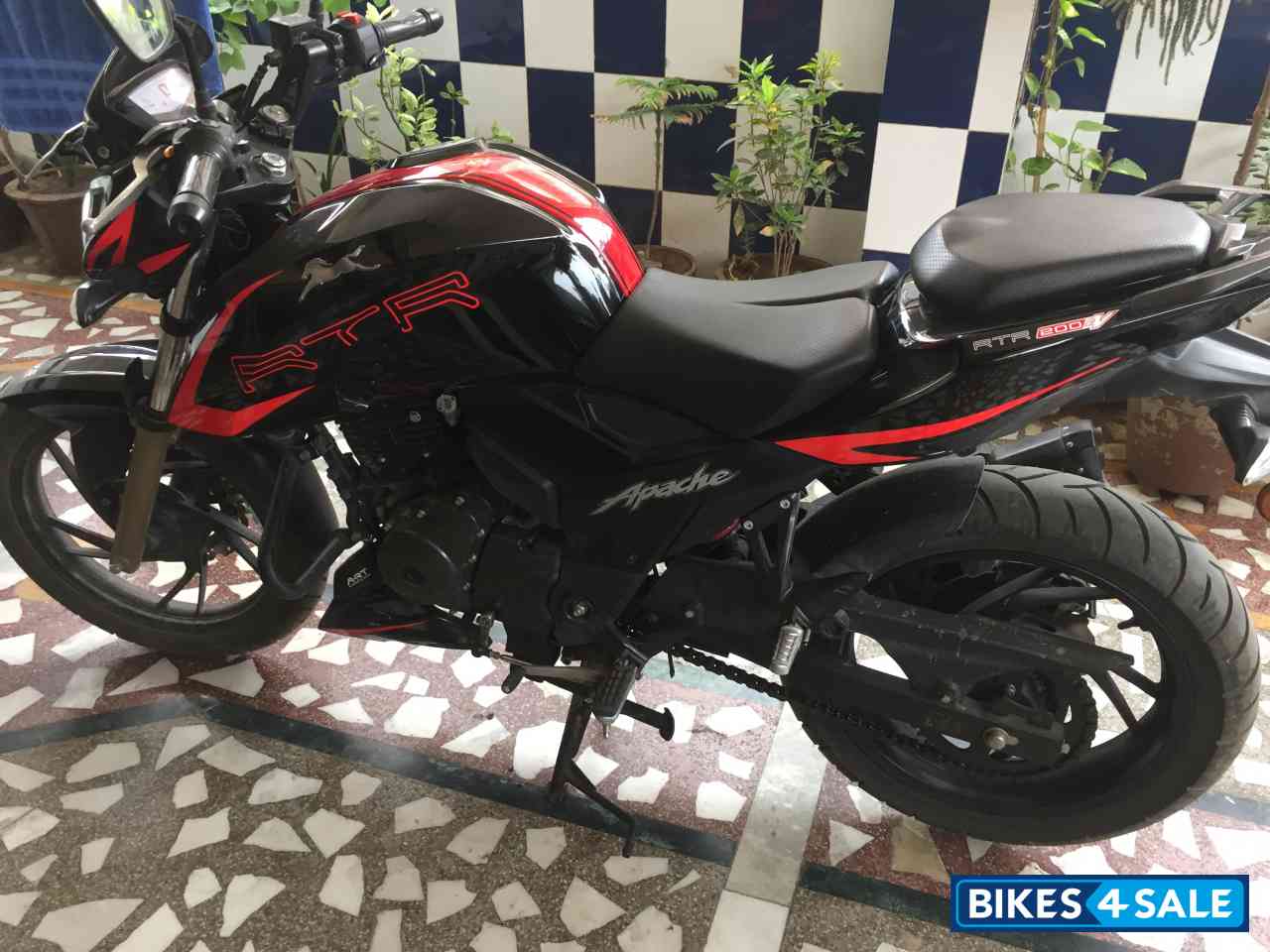 TVS Apache RTR 200 4V Race Edition 2.0