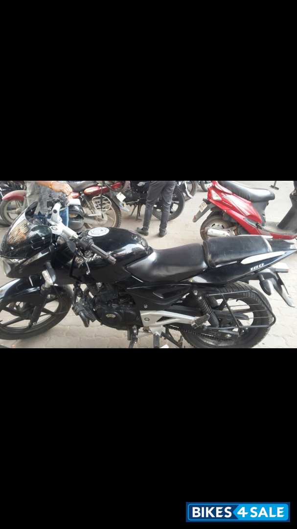Black Bajaj Pulsar 180 DTSi