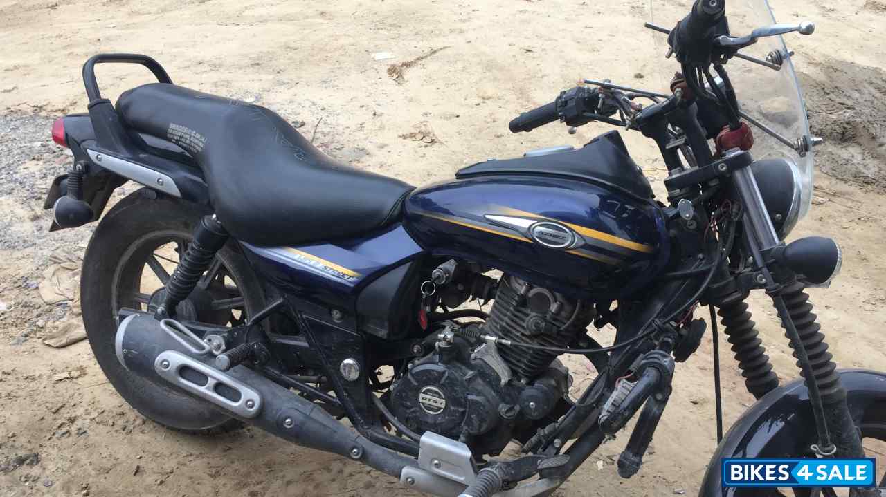 Blue Bajaj Avenger Street 150