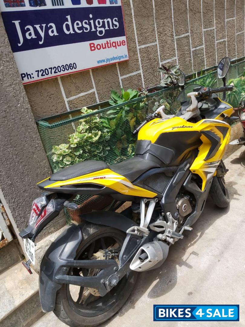 Bajaj Pulsar RS 200 ABS Bajaj Pulsar RS 200 ABS