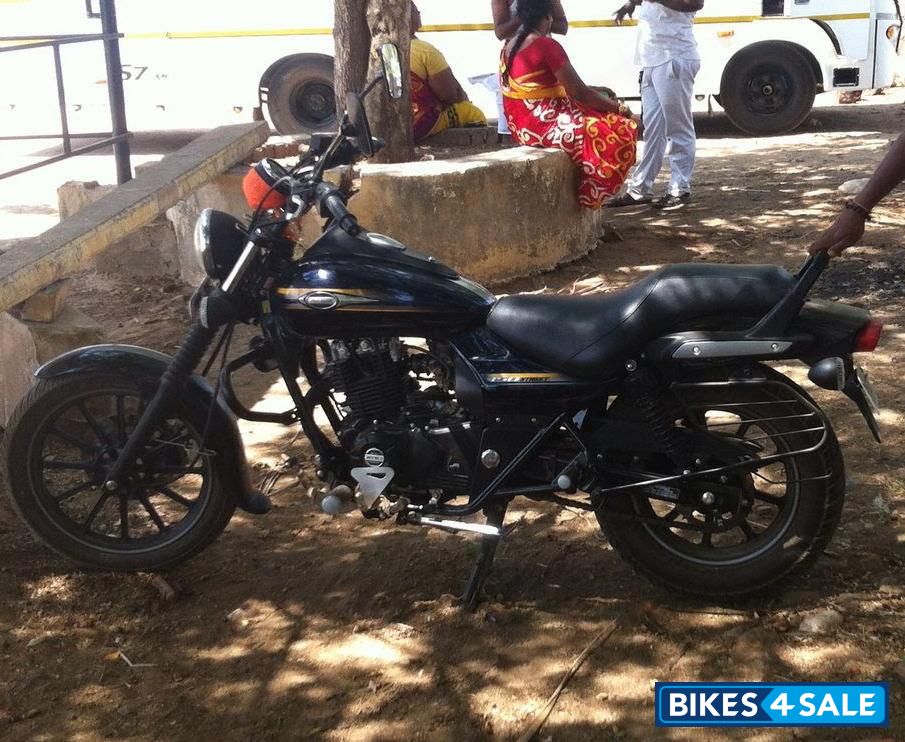 Black Bajaj Avenger Street 150
