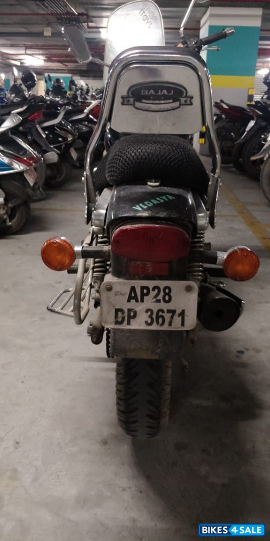 Bajaj Avenger 220 DTS-i Bajaj Avenger 220 DTS-i