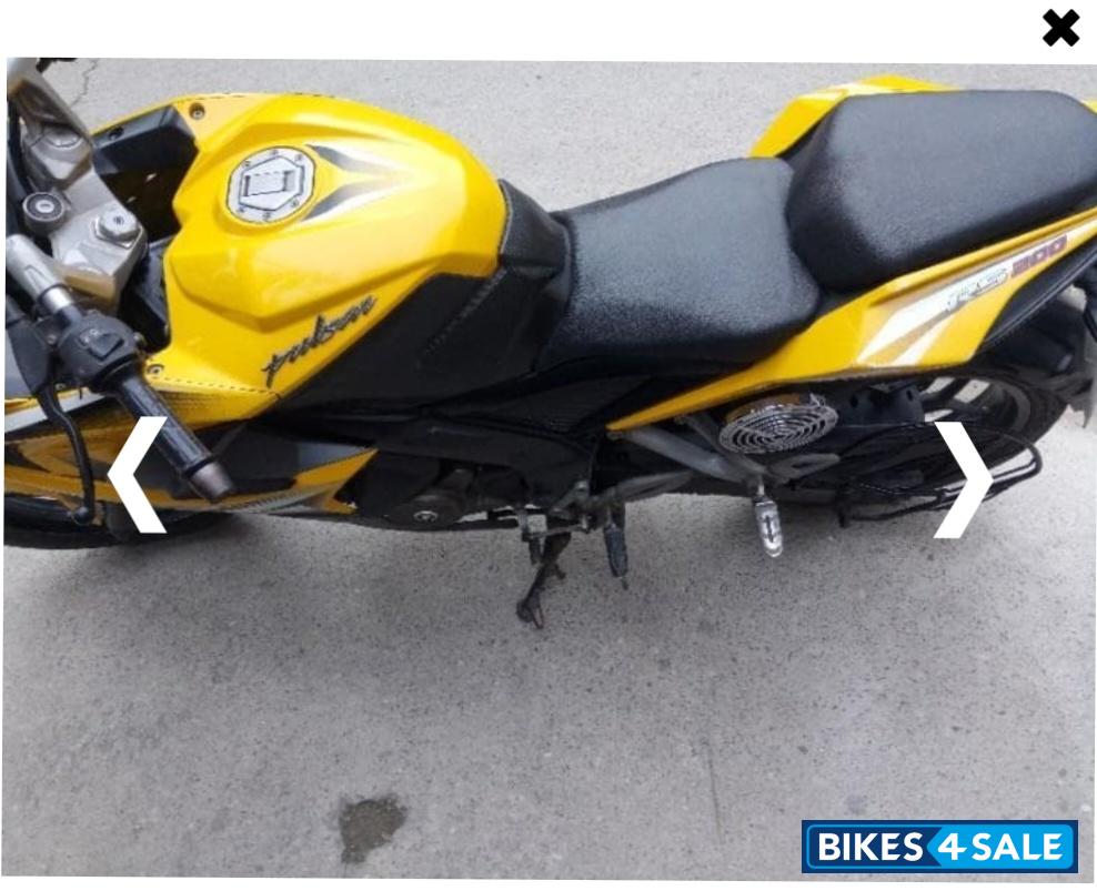 Yellow Bajaj Pulsar RS 200 ABS