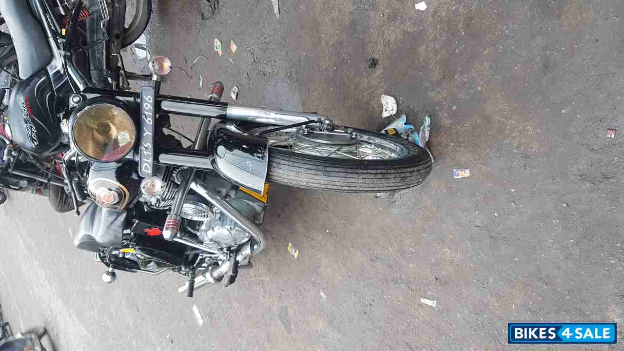 Black Royal Enfield Bullet Standard 350