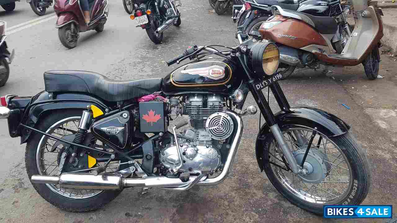 Black Royal Enfield Bullet Standard 350 Black Royal Enfield Bullet Standard 350