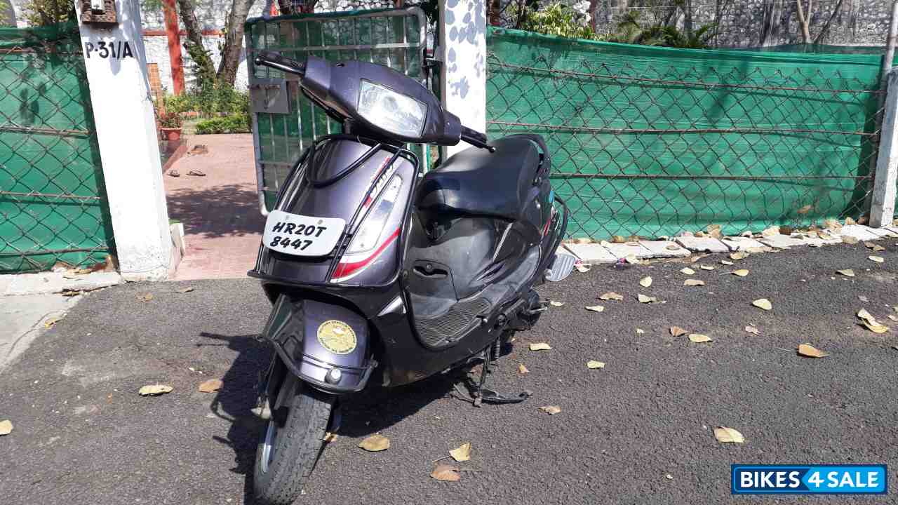 Brown Mahindra Duro