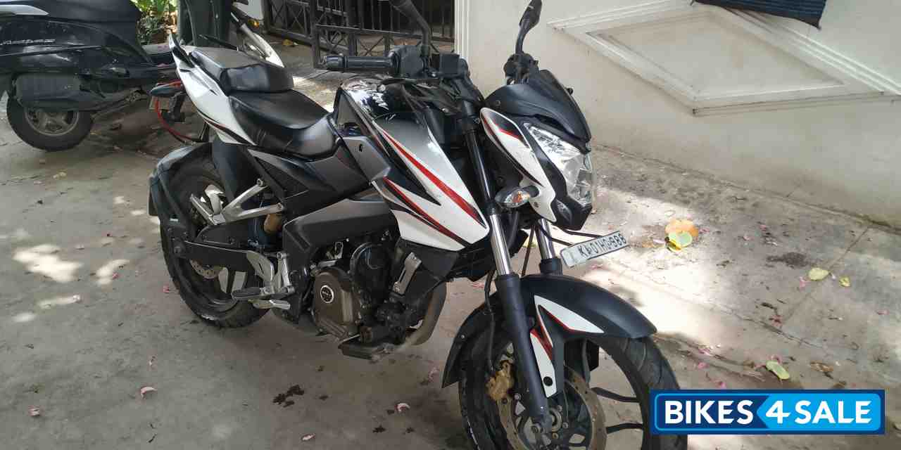 Bajaj Pulsar 200 NS