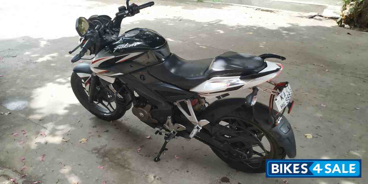 Bajaj Pulsar 200 NS