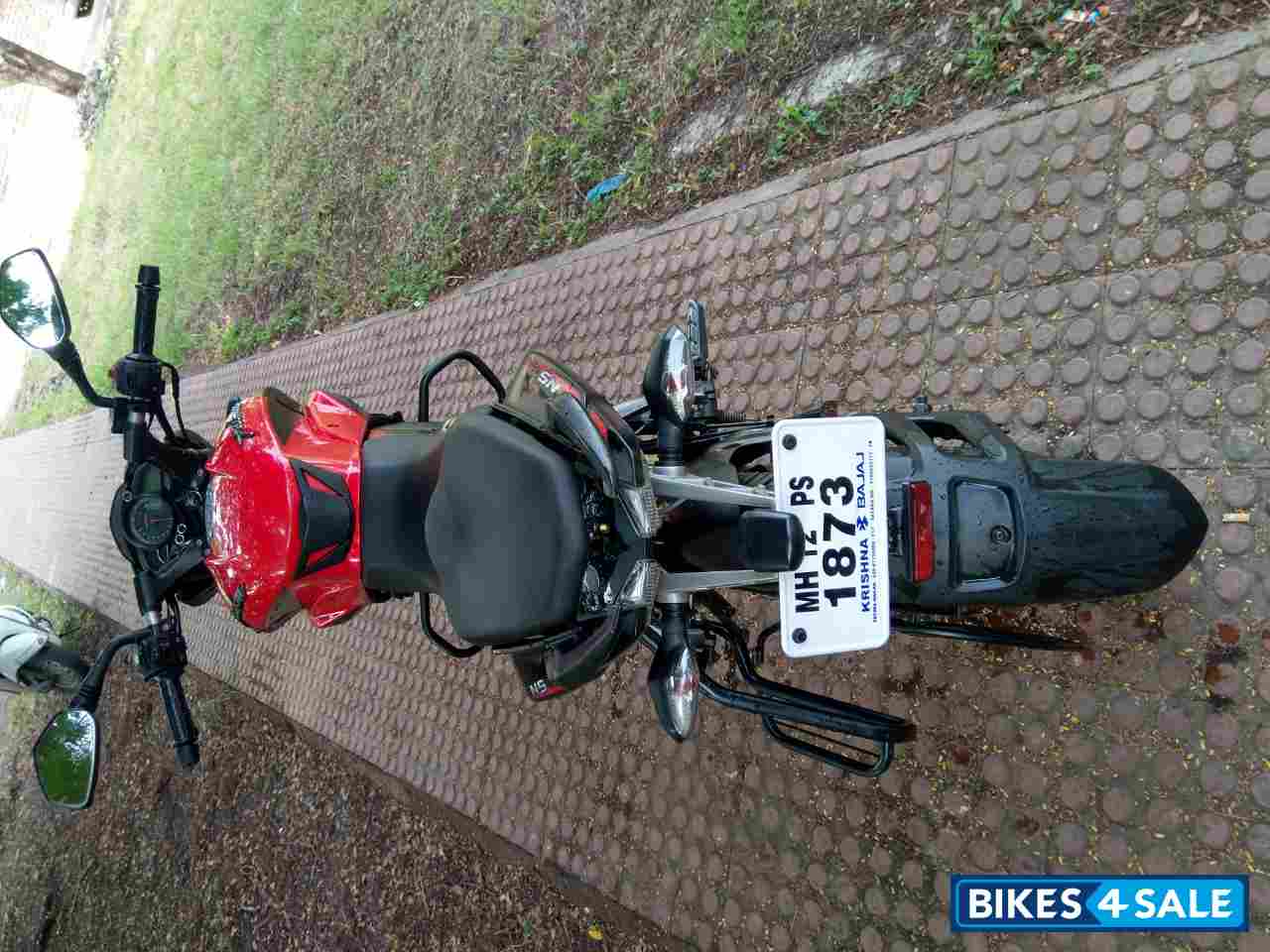 Red Bajaj Pulsar NS 160