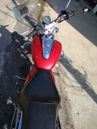 Red Bajaj Avenger 220 DTS-i