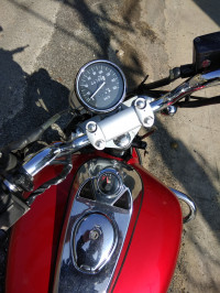 Red Bajaj Avenger 220 DTS-i