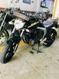 Black Yamaha FZ FI V2