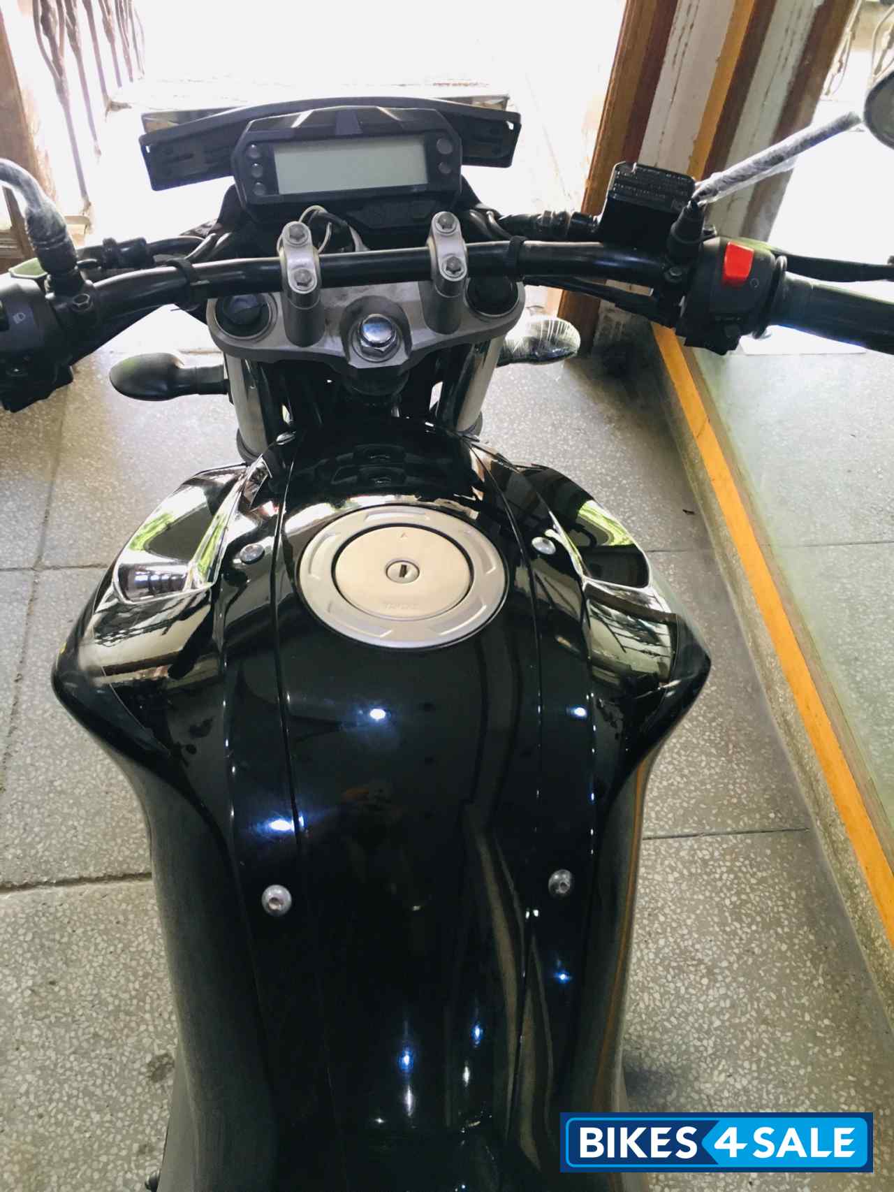 Black Yamaha FZ FI V2
