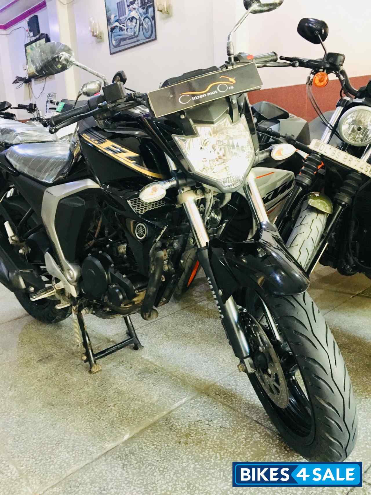 Black Yamaha FZ FI V2