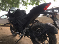Black Yamaha YZF R15 V3
