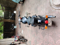 Black Royal Enfield Classic 350