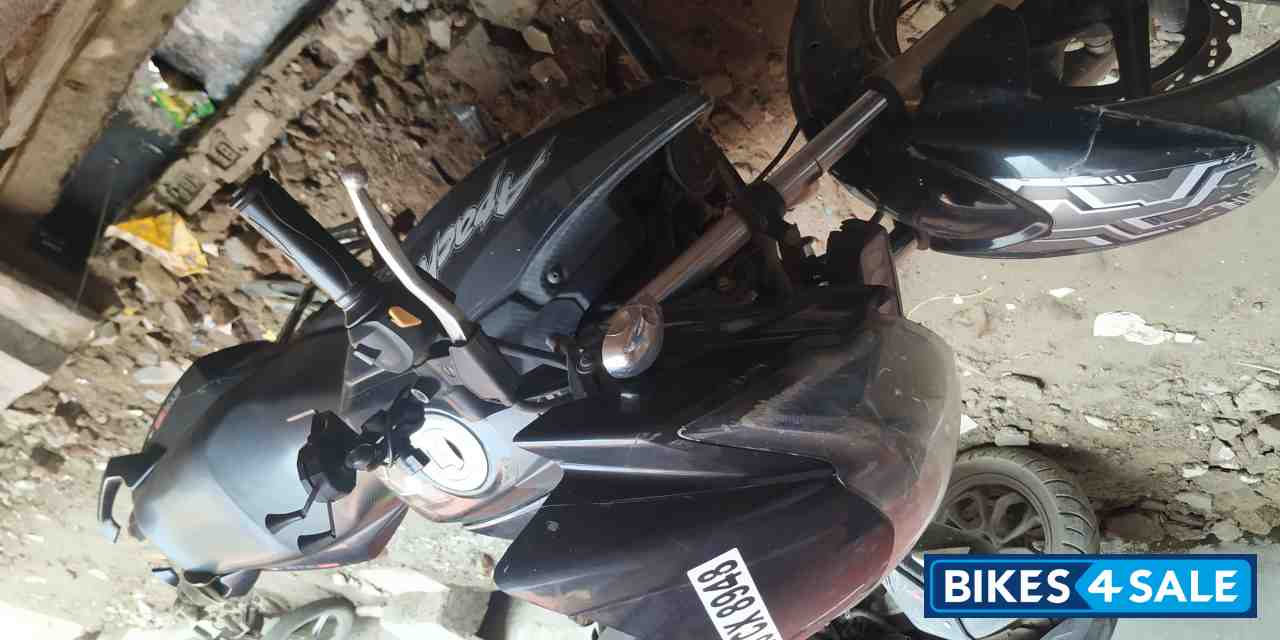 Black TVS Apache RTR 180