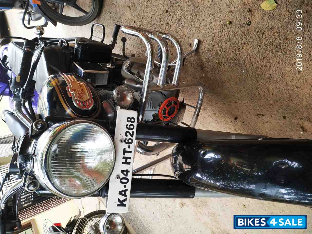 Black Royal Enfield Bullet 350 Twinspark