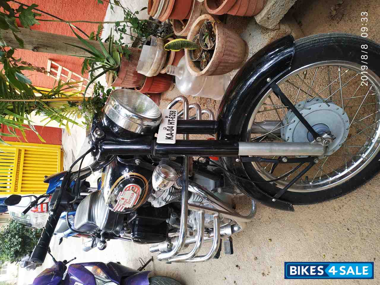 Black Royal Enfield Bullet 350 Twinspark