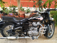 Black Royal Enfield Bullet 350 Twinspark