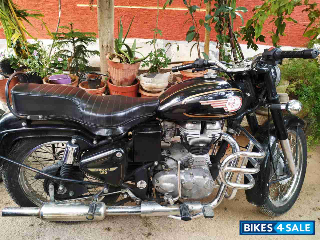 Black Royal Enfield Bullet 350 Twinspark