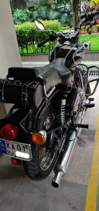 Black Royal Enfield Bullet 500