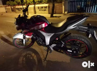Maroon Suzuki Gixxer 150