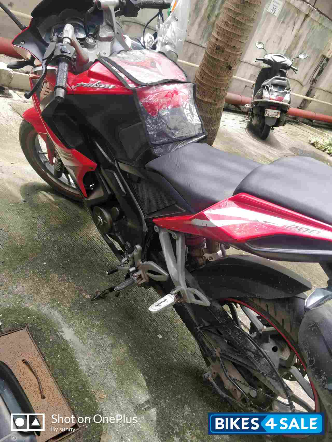 Bajaj Pulsar RS 200 Bajaj Pulsar RS 200
