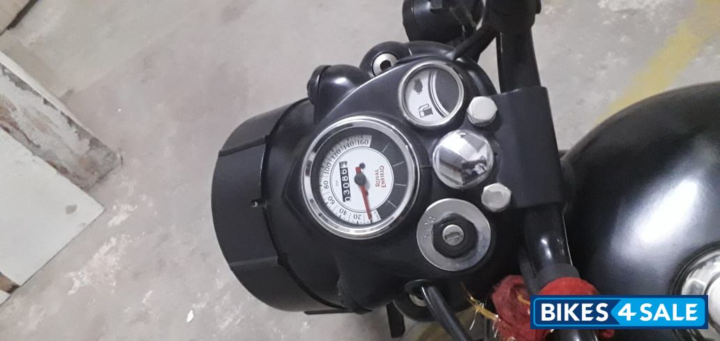 Royal Enfield Classic Stealth Black