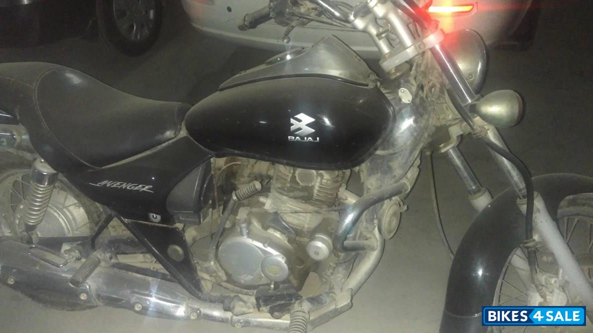 Bajaj Avenger Street 180