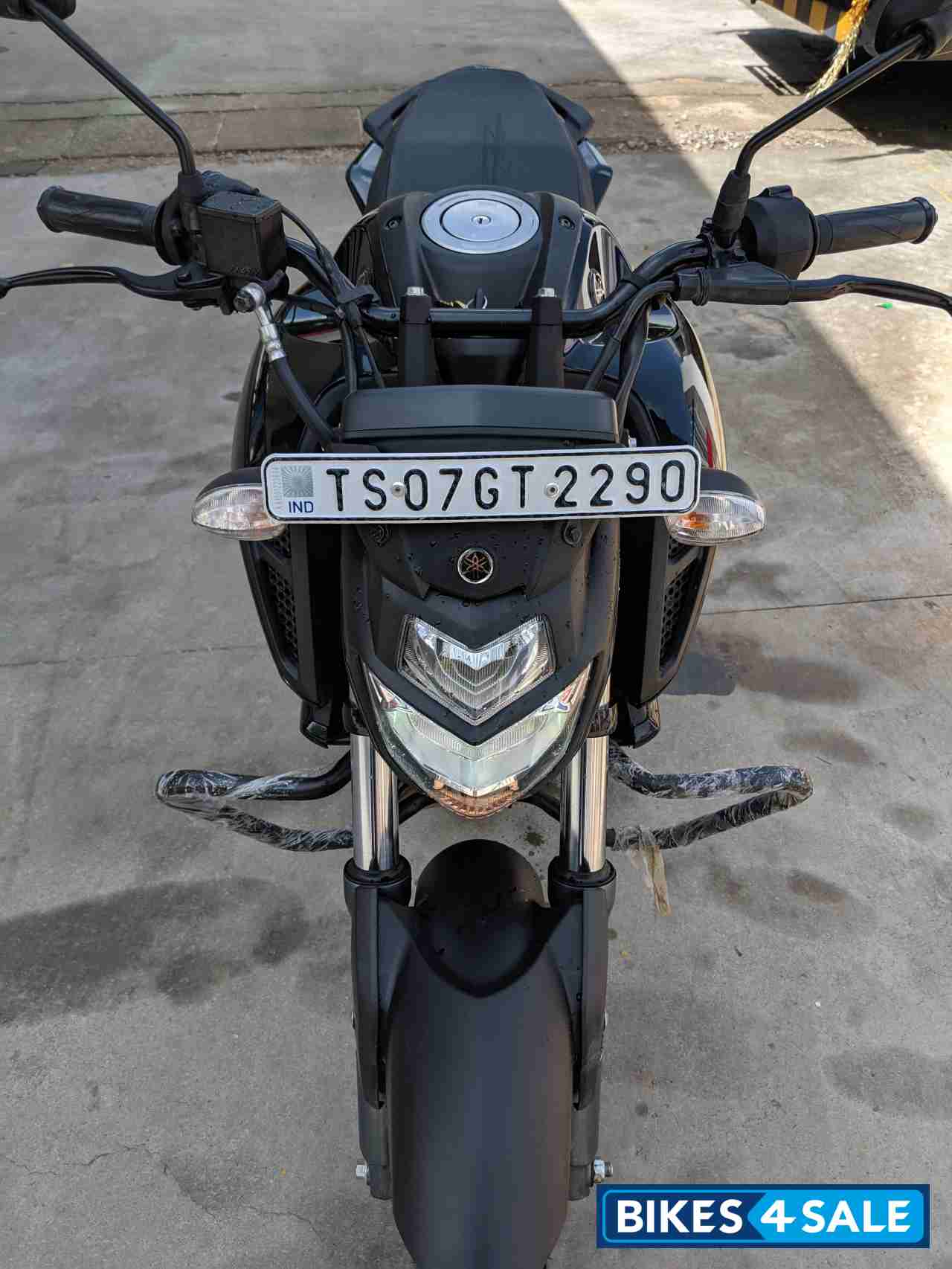 Black Yamaha FZ-S FI V3