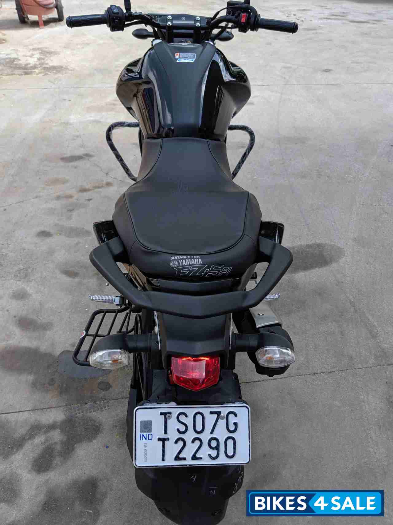 Black Yamaha FZ-S FI V3