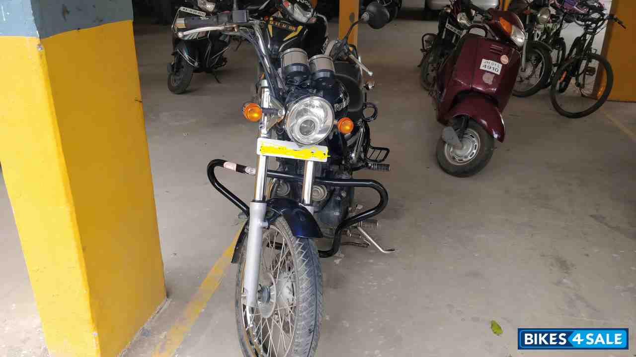 Marine Blue Royal Enfield Thunderbird TwinSpark 350 Marine Blue Royal Enfield Thunderbird TwinSpark 350