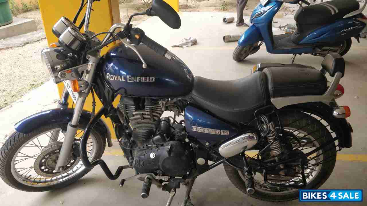 Marine Blue Royal Enfield Thunderbird TwinSpark 350 Marine Blue Royal Enfield Thunderbird TwinSpark 350