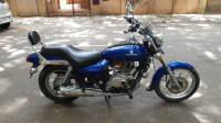 Blue Bajaj Avenger 200 DTS-i