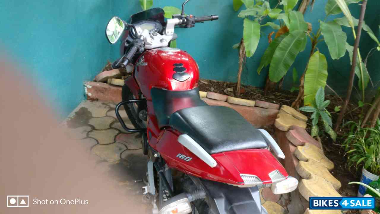 Red Bajaj Pulsar 180 DTSi