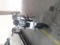 White Benelli TNT 25