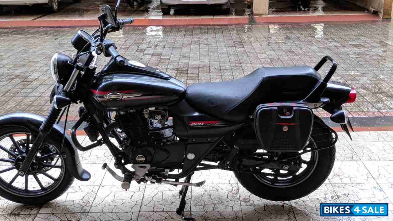 Bajaj Avenger Street 220