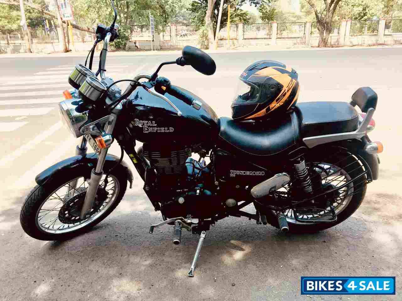 Black Royal Enfield Thunderbird 350