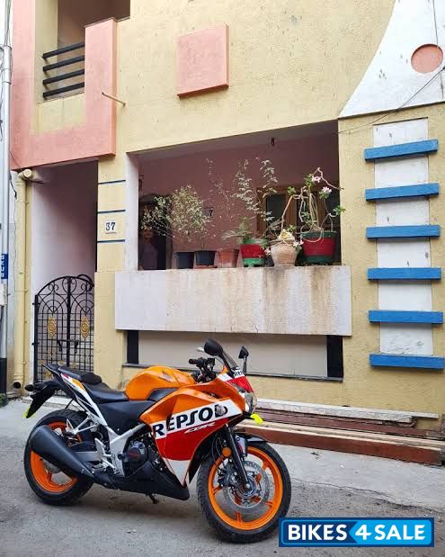 Orange Honda CBR 250R