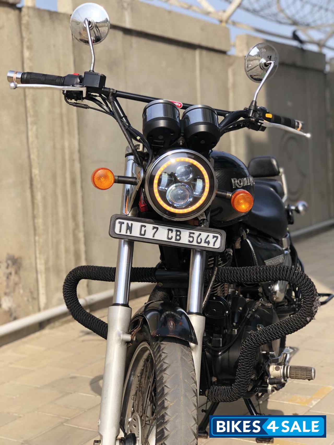 Black Royal Enfield Thunderbird 350
