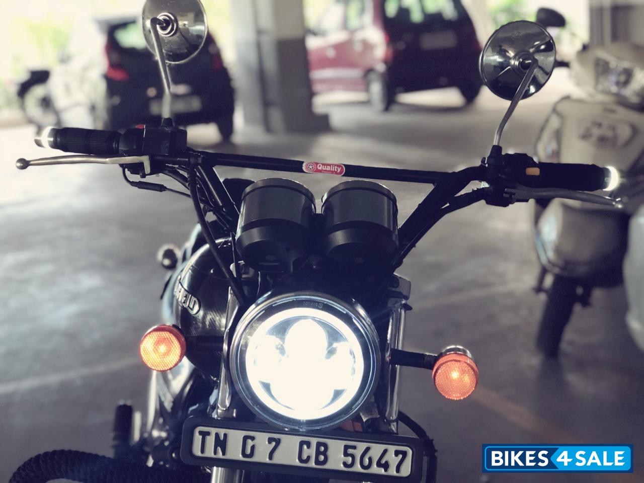 Black Royal Enfield Thunderbird 350 Black Royal Enfield Thunderbird 350