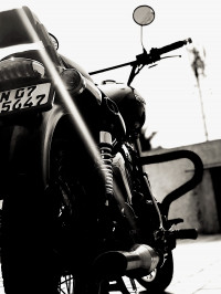 Black Royal Enfield Thunderbird 350