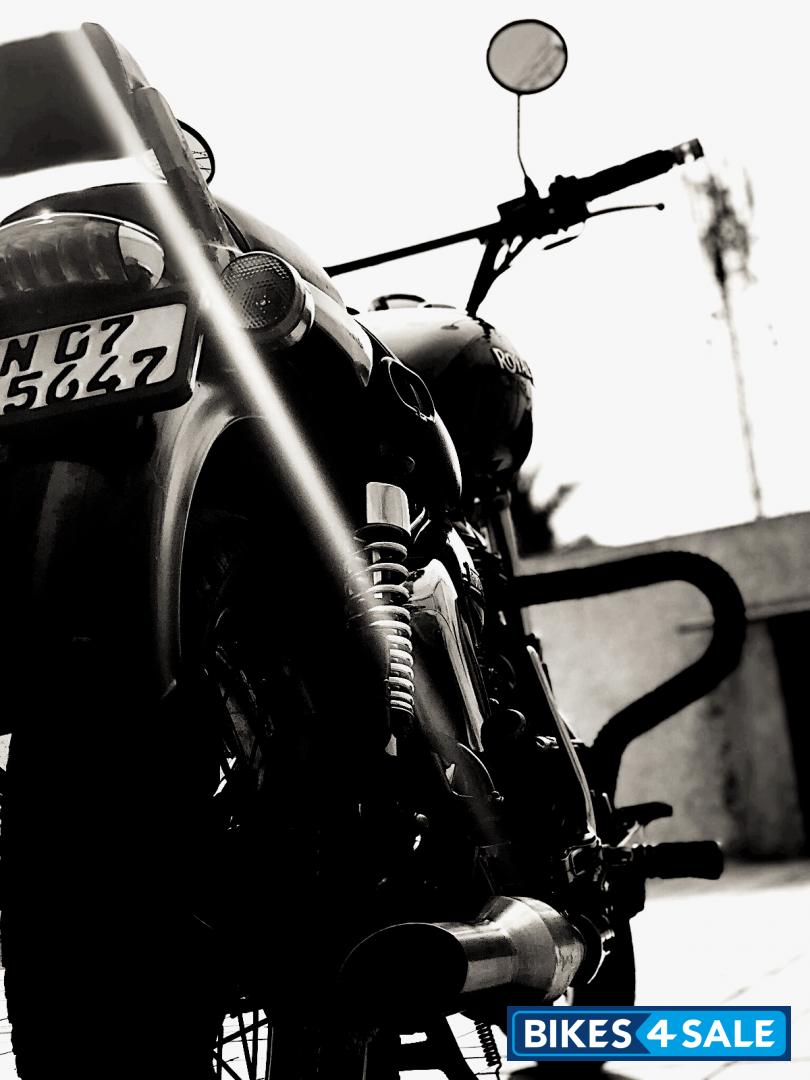 Black Royal Enfield Thunderbird 350 Black Royal Enfield Thunderbird 350