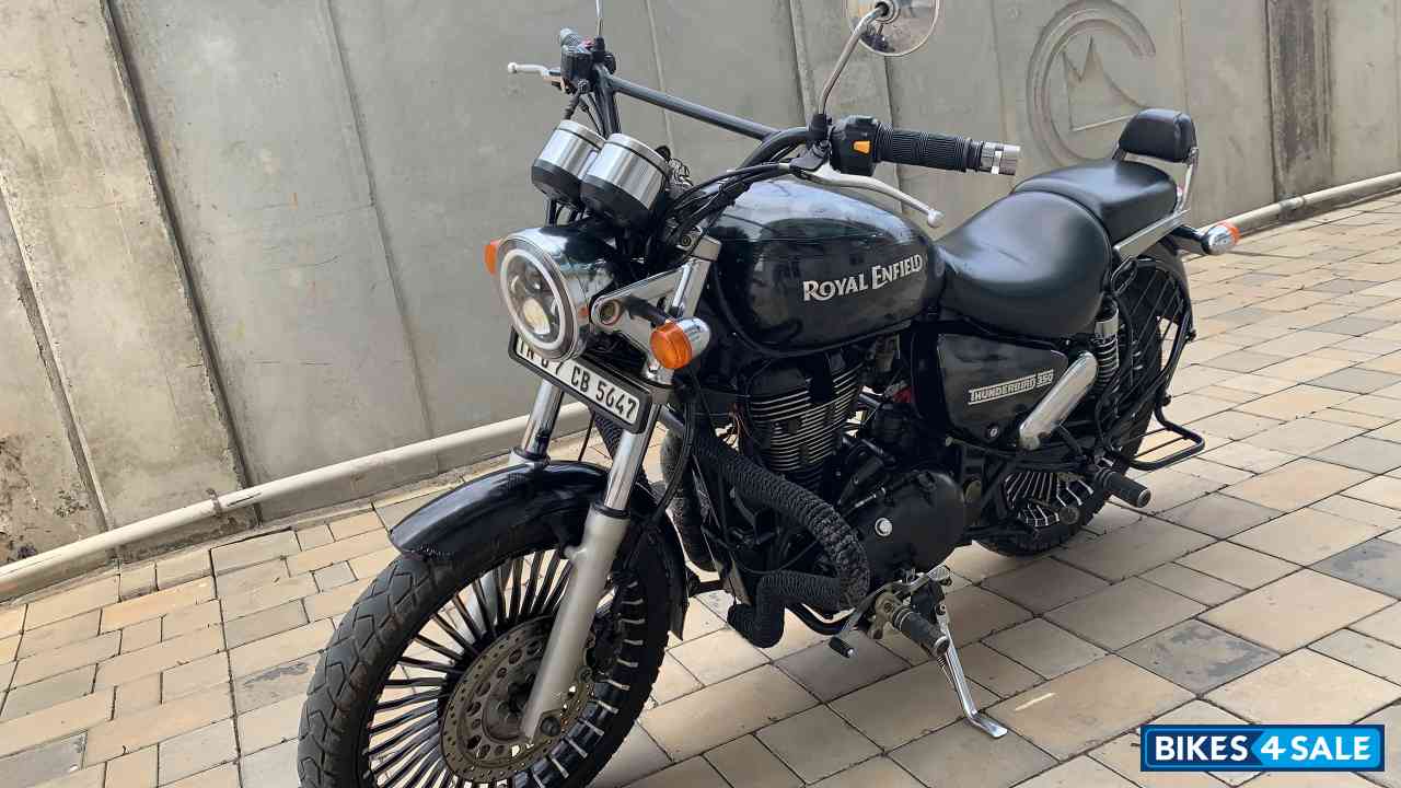 Black Royal Enfield Thunderbird 350 Black Royal Enfield Thunderbird 350
